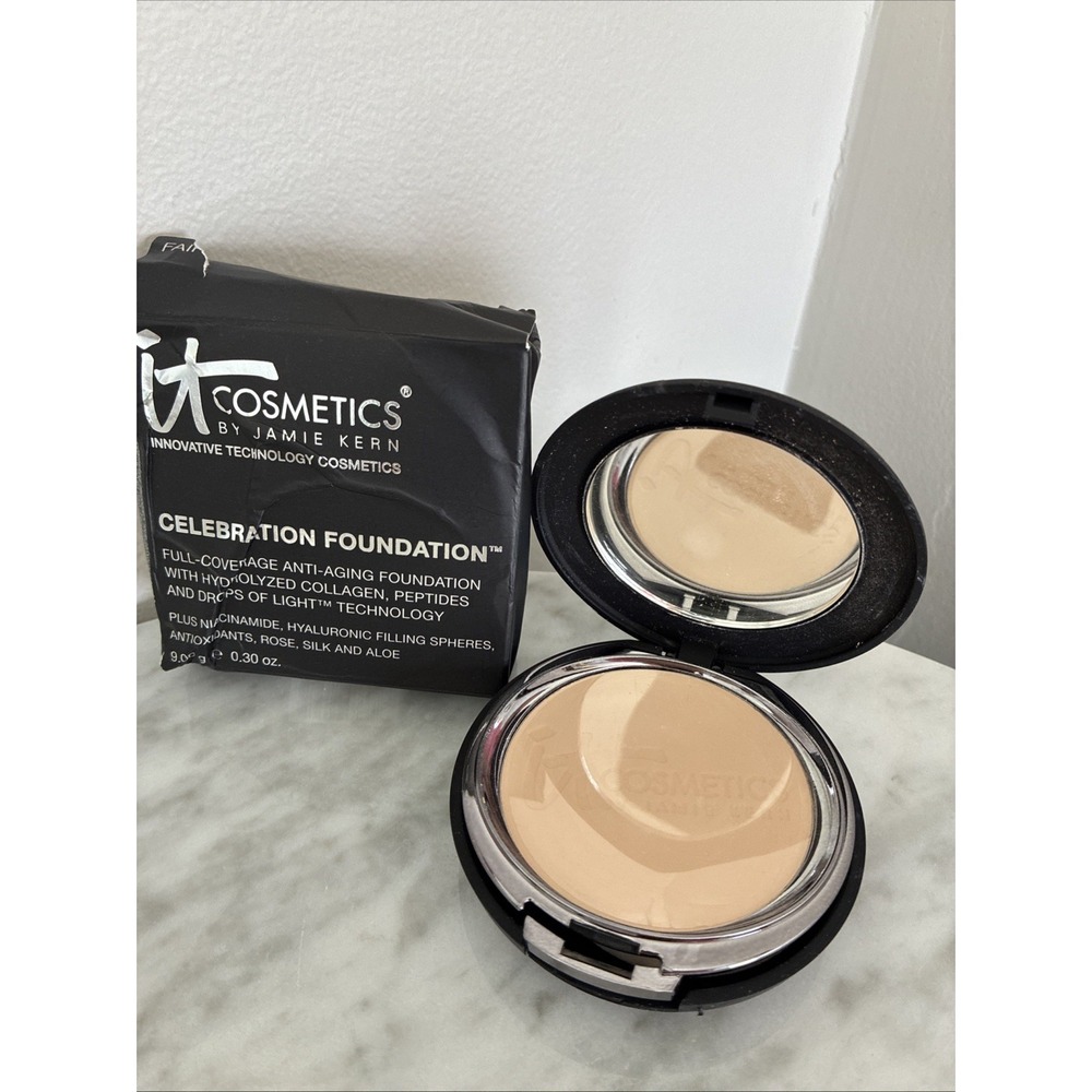 IT Cosmetics Celebration Foundation Anti-Aging Powder - Fair. Damaged Box. Read